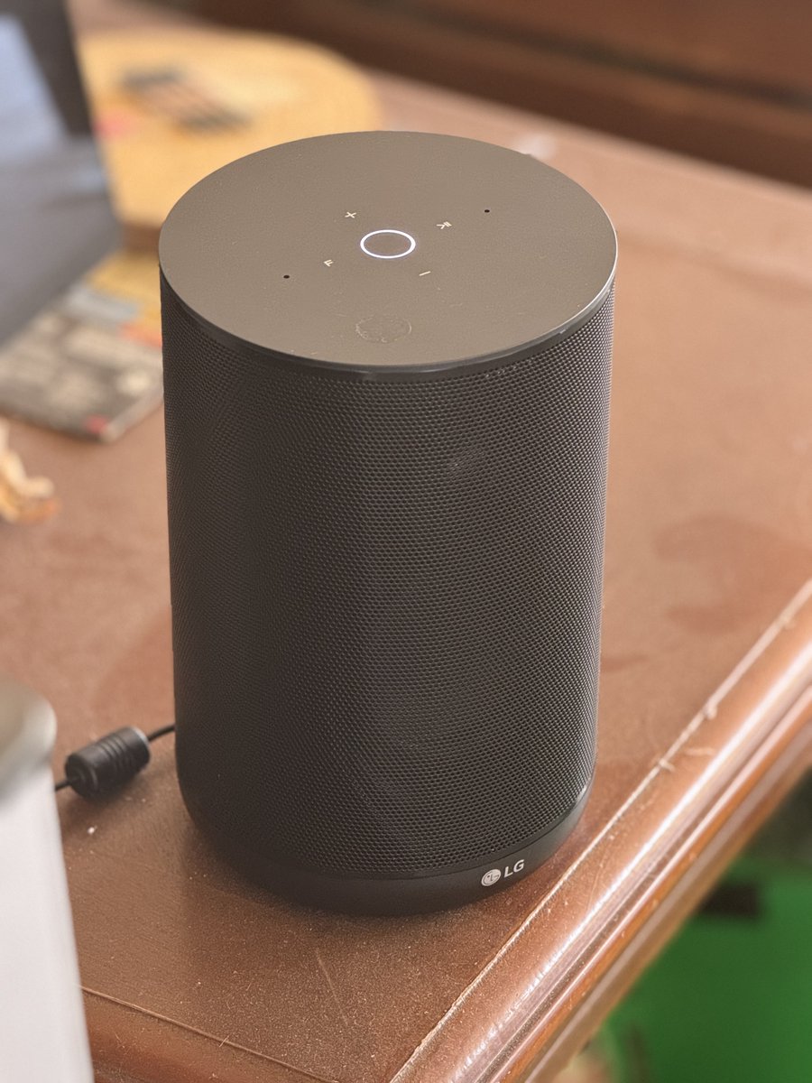 KubikHorizon's tweet photo. LG WK7 speaker was bricked through drop of support... it has been REFORGED! 
GitHub repo: https://t.co/gGMnVRYODu 
(own one? DM and help us test "locked bootloader" case) https://t.co/c2fqQKKjx6
