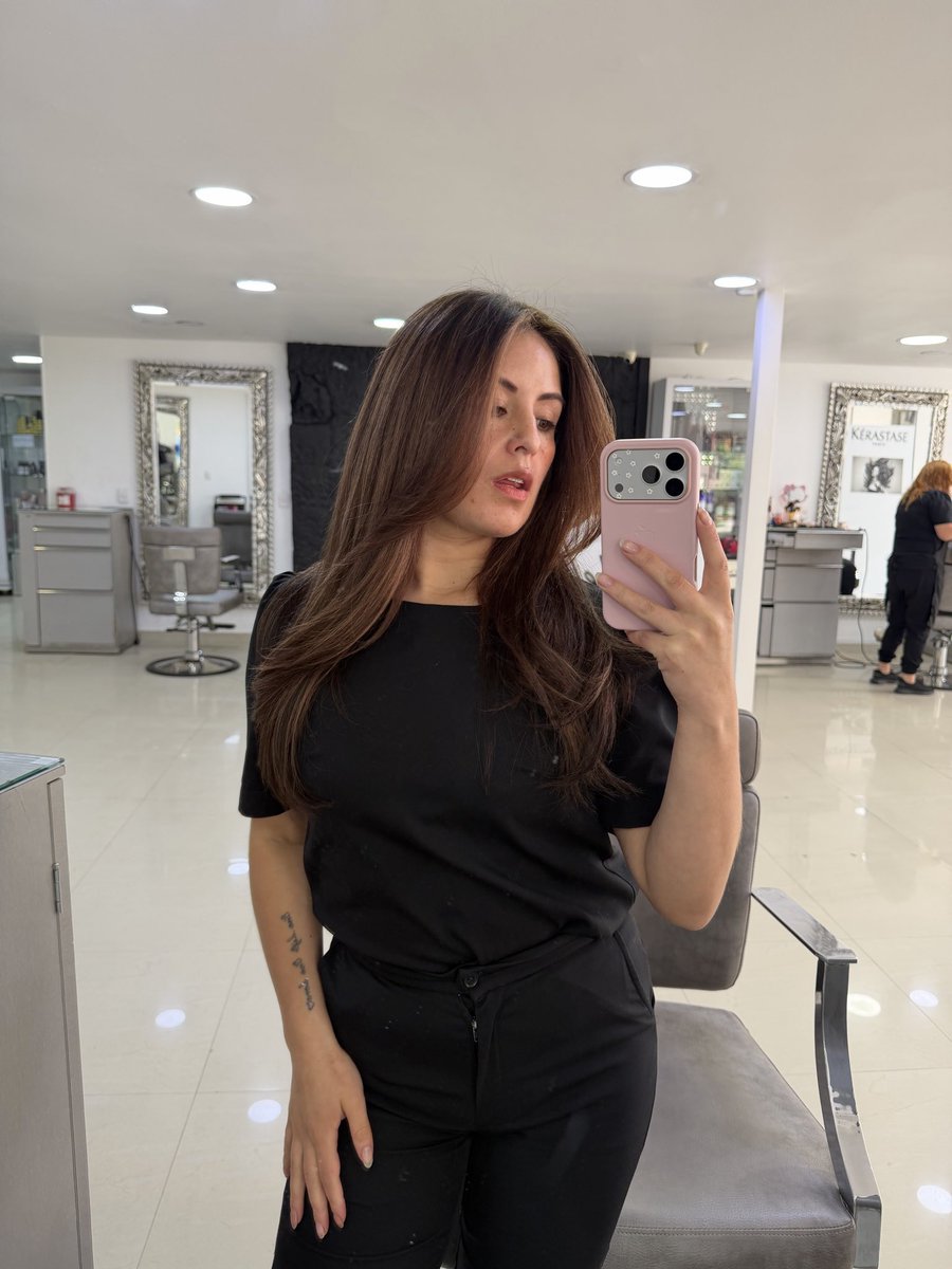 _1Stefani's tweet photo. Work🖤 https://t.co/iKstXrrSS1