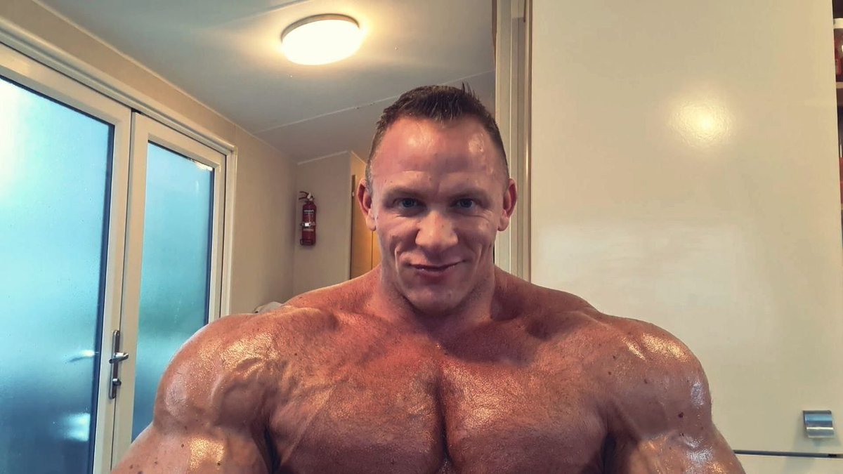 MaxSteelMuscle tweet picture