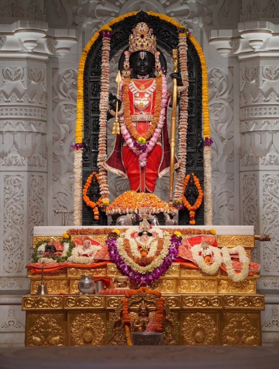 MadhuManjeet's tweet photo. भगवान कभी वह नहीं छीनते जो आपके लिए जरूरी हो, वे वही हटाते हैं जो आपको भटका रहा हो।🙏 https://t.co/raXji11CcU