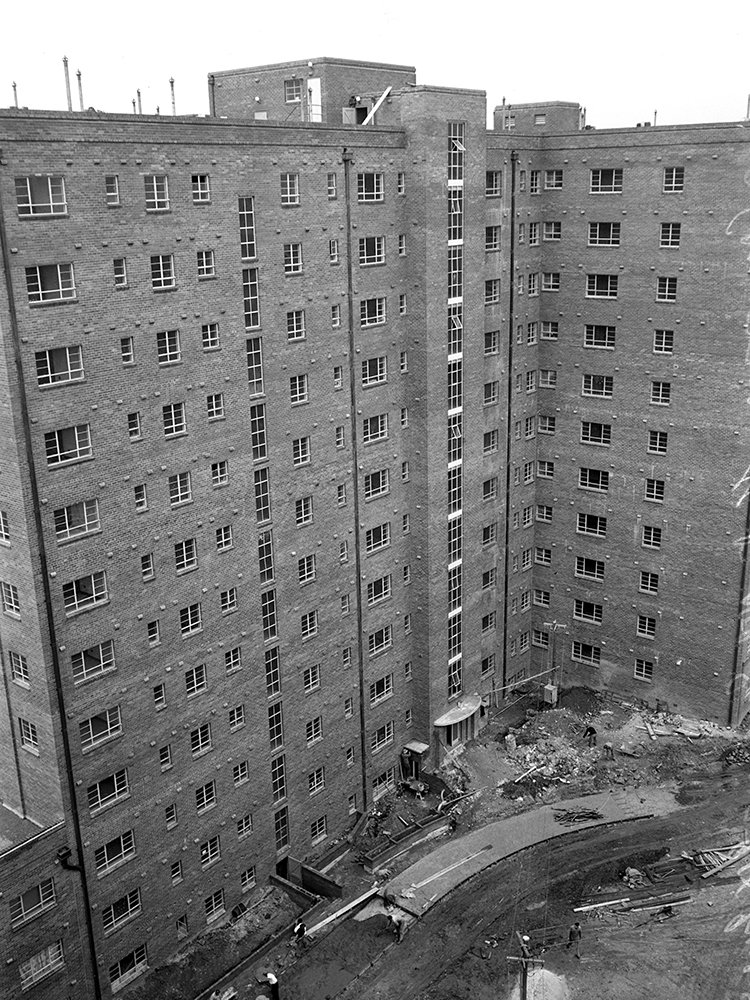 Geoffmuse's tweet photo. World Architectural Heritage Day - photos of Housing Commission estate 'Greenway' being built - North Sydney, June 1953, Robert Donaldson, Australian Consolidated Press Archive, State Library of New South Wales. Uploaded to #Wikipedia https://t.co/LF1YSV81g4 https://t.co/lW3lLmbnLA