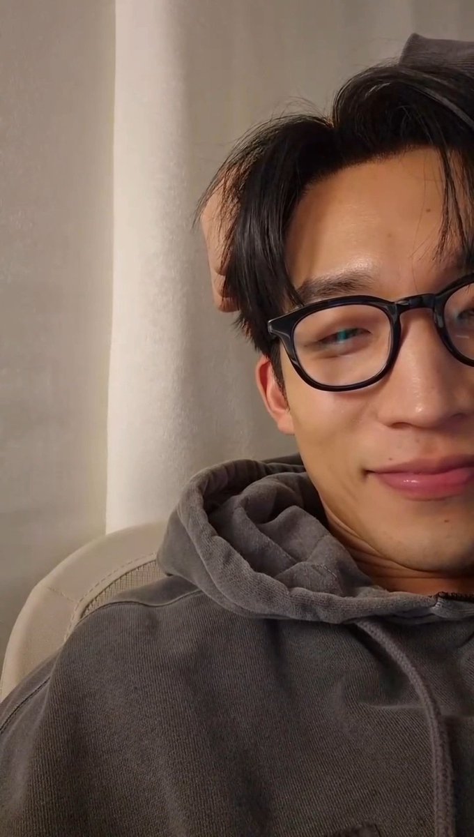 DailySangyi's tweet photo. #이상이 #LeeSangYi #DailySangYi 
#SangSang #상상 https://t.co/bMX4ghc9AF