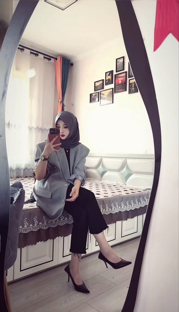 Hjwanjia_'s tweet photo. 这种丝袜脚最臭 喜欢吗？
#甘肃女s #青海女s #宁夏女s #回族丝袜高跟 #黄金圣水 #人体马桶 #厕奴 #脚奴 https://t.co/8O65Bd5EGU