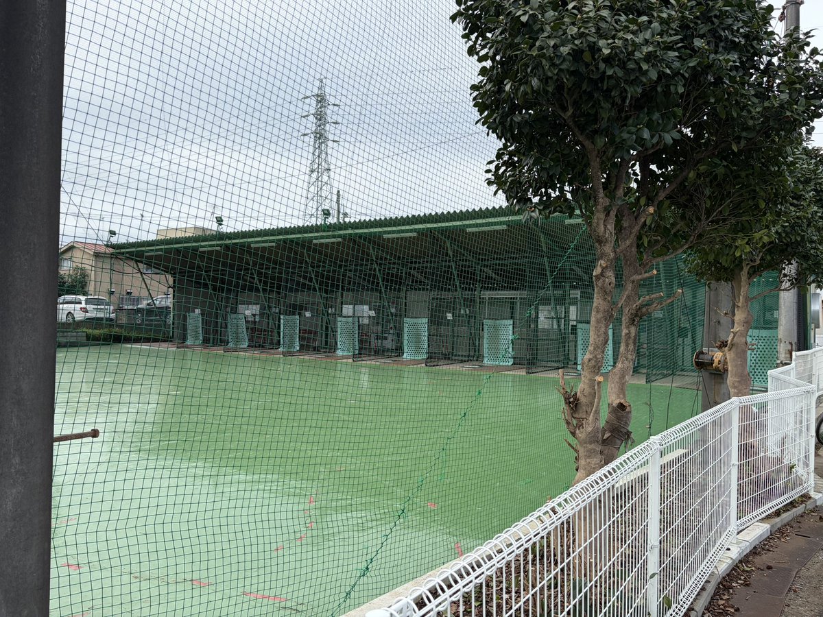 ippifaan's tweet photo. 2026年10月5日(月)
久しぶりにバッティングセンターに行き、左打席で120km/hで2打席立ってみました。ファールチップばかり。外角、内角低めに散らされた投球に歯が立たず。1本だけセンター返しの打球を打てました。 https://t.co/kTGDtz3aj6