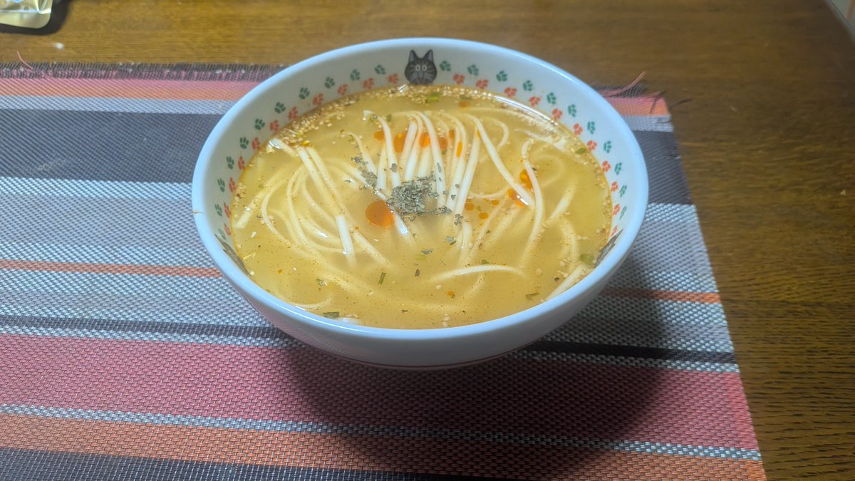 yozora3dao's tweet photo. 今日体力あったら配信するよー来てね！ということで今日のご飯は
味噌ラーメン風うどんならぬ味噌うーどん！ https://t.co/aO0OzWvQP6