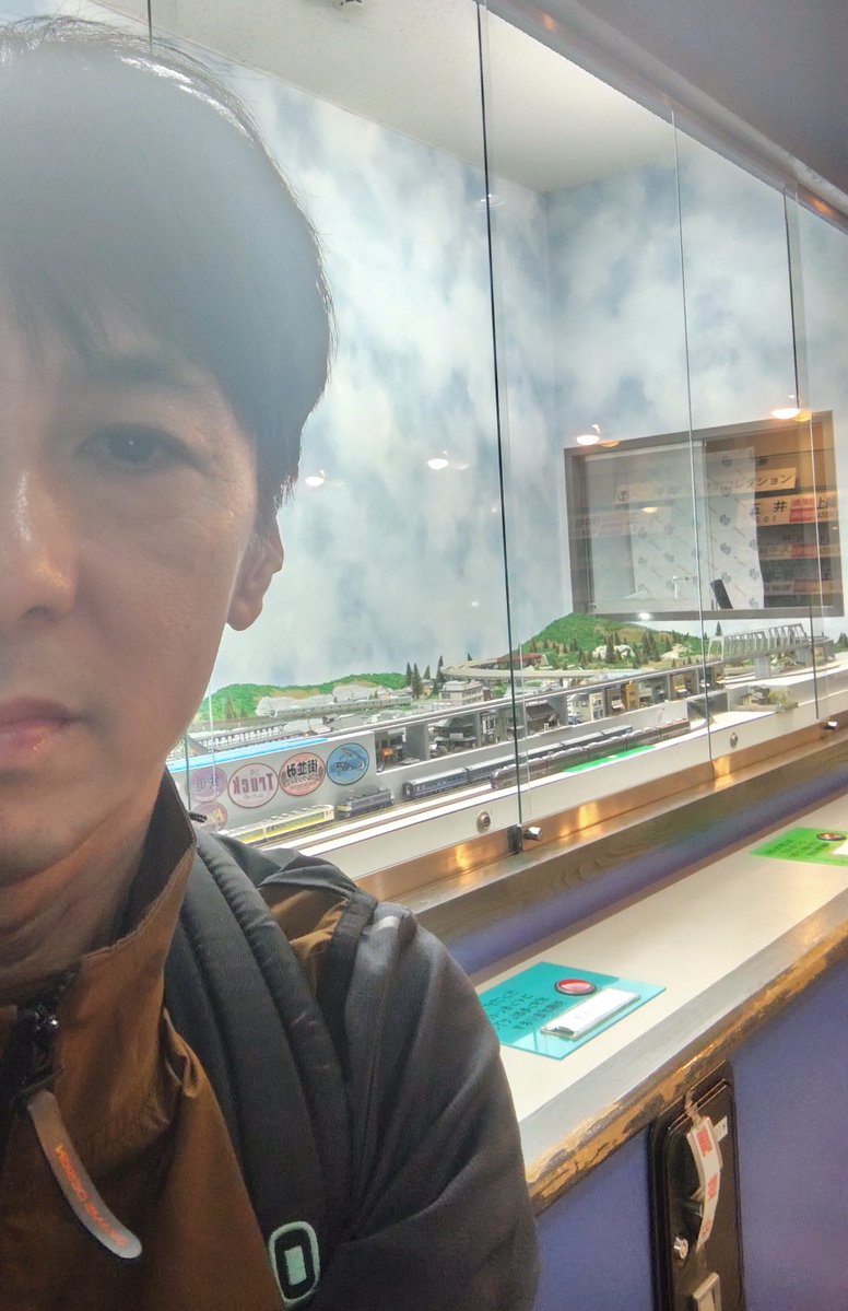 hanagata884's tweet photo. 仕事で群馬に来たついでに、ちょっと寄り道。
ド平日の真っ昼間、のんきにHOゲージを指をくわえて眺めてるのは自分だけでした！
バキバキの鉄オタになったのも、もちろんピートウォーターマンの影響です。 https://t.co/CIK3qx2bUZ