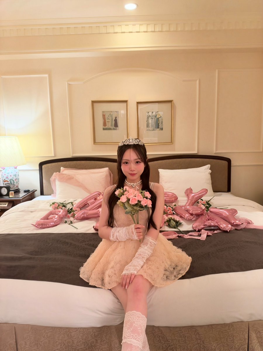himahima_chan's tweet photo. 親友とお誕生日会した⟡.·
2人とも近いお誕生日だからねっ
（すごく準備したように思えま���が、2人とも家から持ってた飾りを持参しただけ） https://t.co/TKofUrPIKf