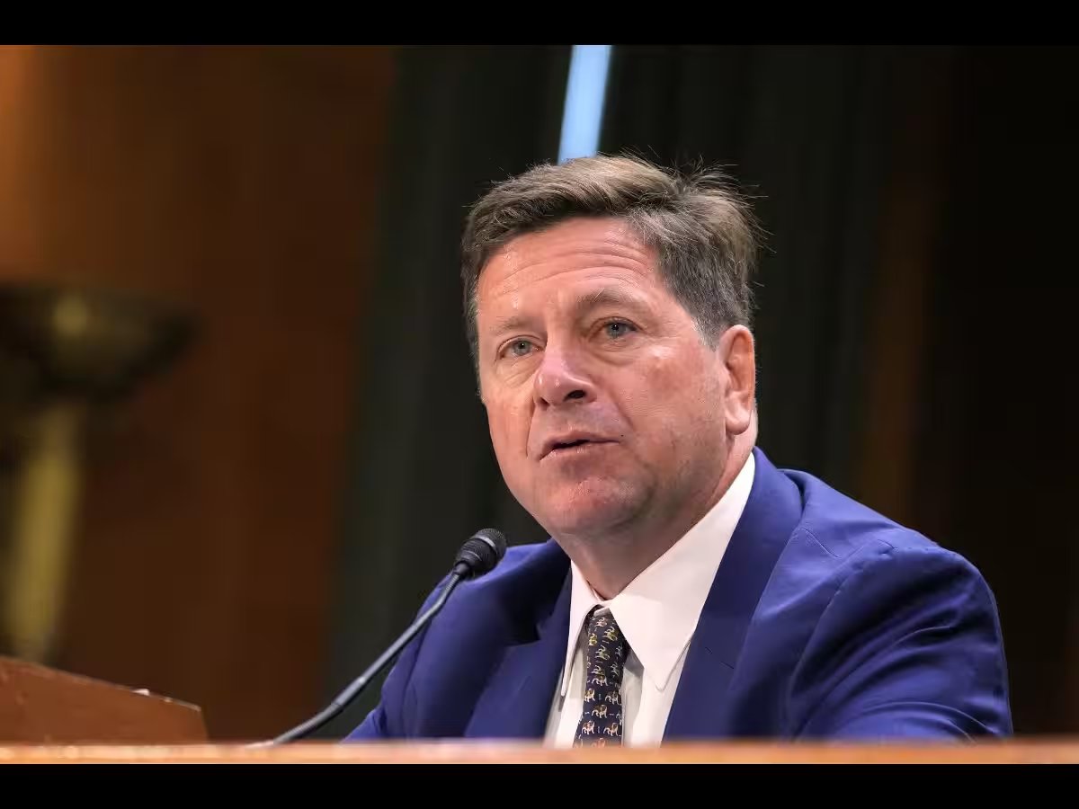 Ai_Omkar's tweet photo. Massive administrative restructuring for White House AI policy!
Washington appointed intelligence chief Jay Clayton today to lead a dedicated "Super Intelligence" task force to balance AI competition with security standards.
#AIGovernance #TechPolicy #AI #USNews #TechNews https://t.co/WTn8iAngSD