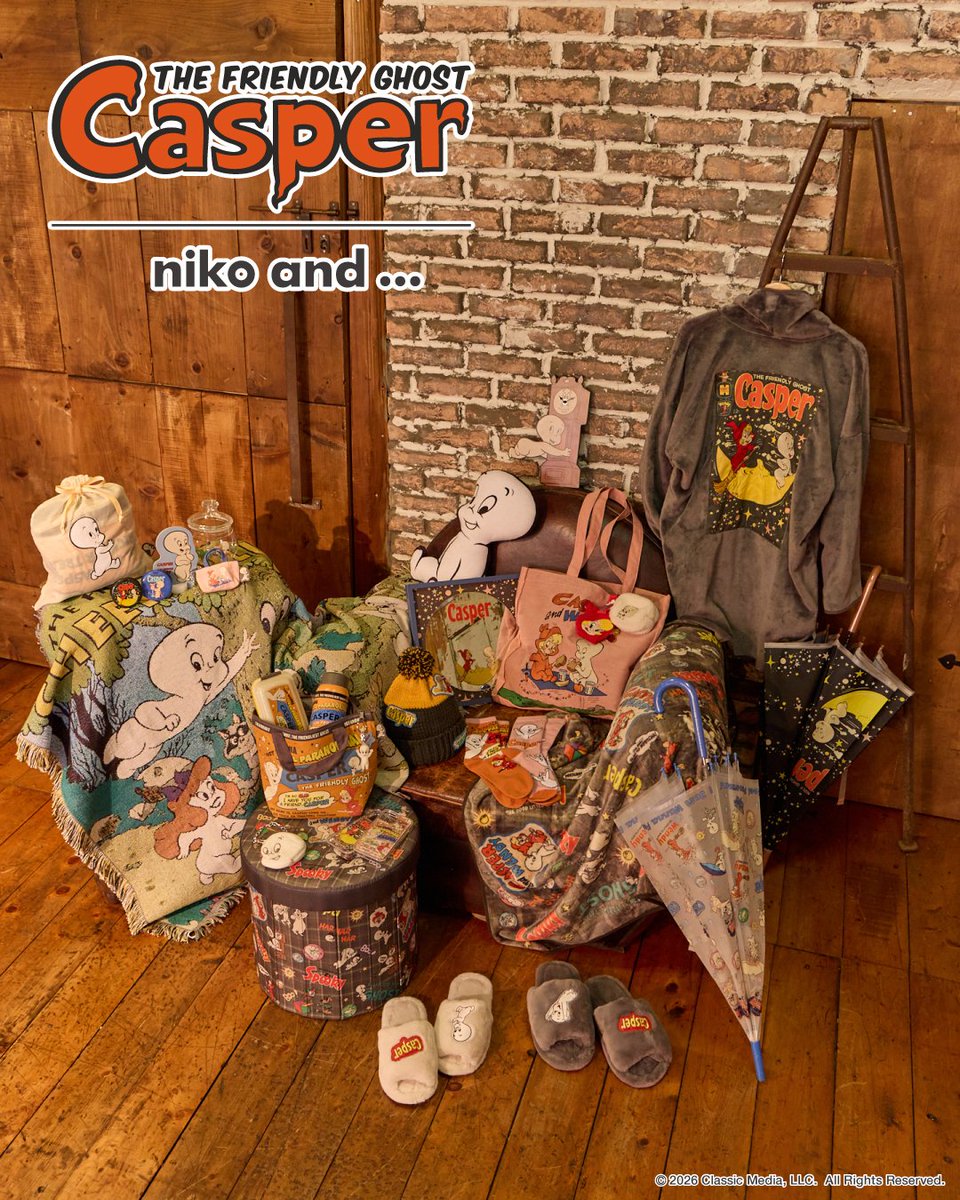 nikoand's tweet photo. ＼Casper × niko and ...／

今もなおその愛らしい表情やシルエットをはじめ多くの支持を集めるCasper（キャスパー）とniko and ...がコラボレーション✨
キャスパーのポップな色合いとヴィンテージライクなアートが、niko and ...の得意とする雑貨のテイストにマッチ！
キャスパーとその友達の、小さな優しい魔女「Wendy（ウェンディ）」やキャスパーの従兄弟「Spooky（スプーキー）」たちの楽しい様子が描かれた、当時のコミックに掲載されていた広告ページを元にデザインしたアートや、大人っぽいチェック柄を背景に、キャスパーたちと作品のロゴが施された総柄デザインはniko and ...オリジナルデザインです😊

今回のコラボレーションでは、オリジナル商品でも人気のマルチクロスやビニール傘、ランチボックスやステンレスボトルなどの生活雑貨アイテムをはじめ、スウェットプルオーバーやソックス、ニット帽やポーチチャームなどのウィメンズアパレルアイテムまで幅広く展開します。
日常を彩るポップな色合いが魅力で、昨今のブームが続く立体シールも販売します！また、肌寒くなるこれからの季節にぴったりのブランケットやルームウェアなどのシーズンアイテムも展開。織りネームや一部アイテムには、幽霊からヒントを得た蓄光デザインが施されており、細部まで「Casper」の世界観が楽しめます✨

アイテムはこちら▶https://t.co/fhFNuFQB5P

@NBCUniversal_jp
#nikoand #ニコアンド #casper #universal