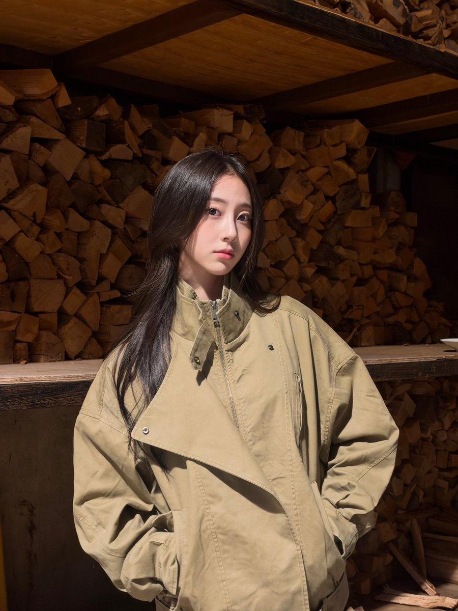 vvup_universe's tweet photo. [#지윤] Weverse post 
It's getting colder~ 🍂
Everyone, be careful not to catch a cold!!

#VVUP #비비업 #JIYOON #지윤 https://t.co/0IqgAJpwSw