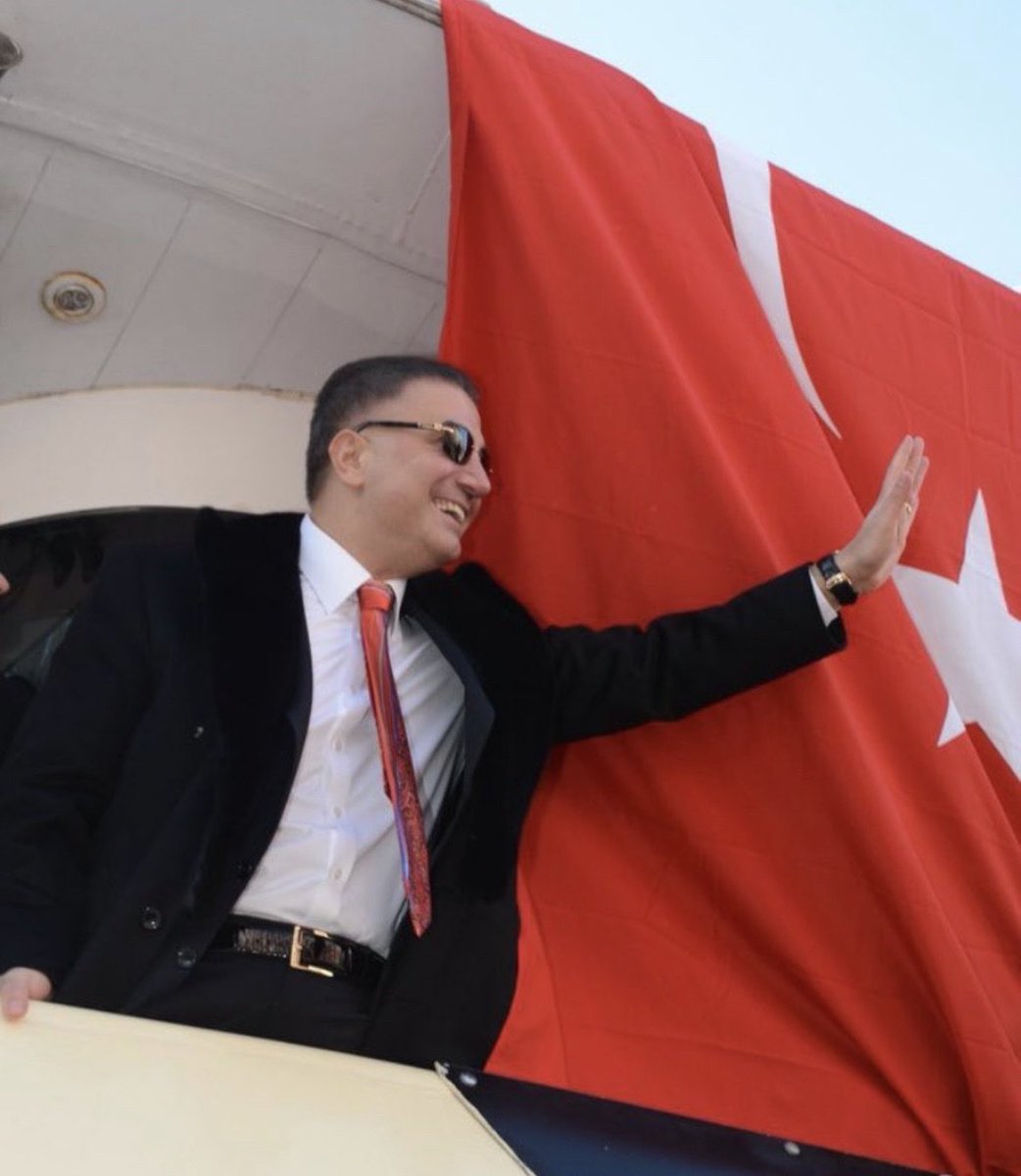 peker_ersn's tweet photo. Sayın Reis @Sedat_Peker bir gün siyaset sahnesine çıksa, seçmen olarak bu ülkede ilk değişmesini istediğiniz şey ne olurdu? 
Yorumlarda yazın. https://t.co/GYKDy4koJl