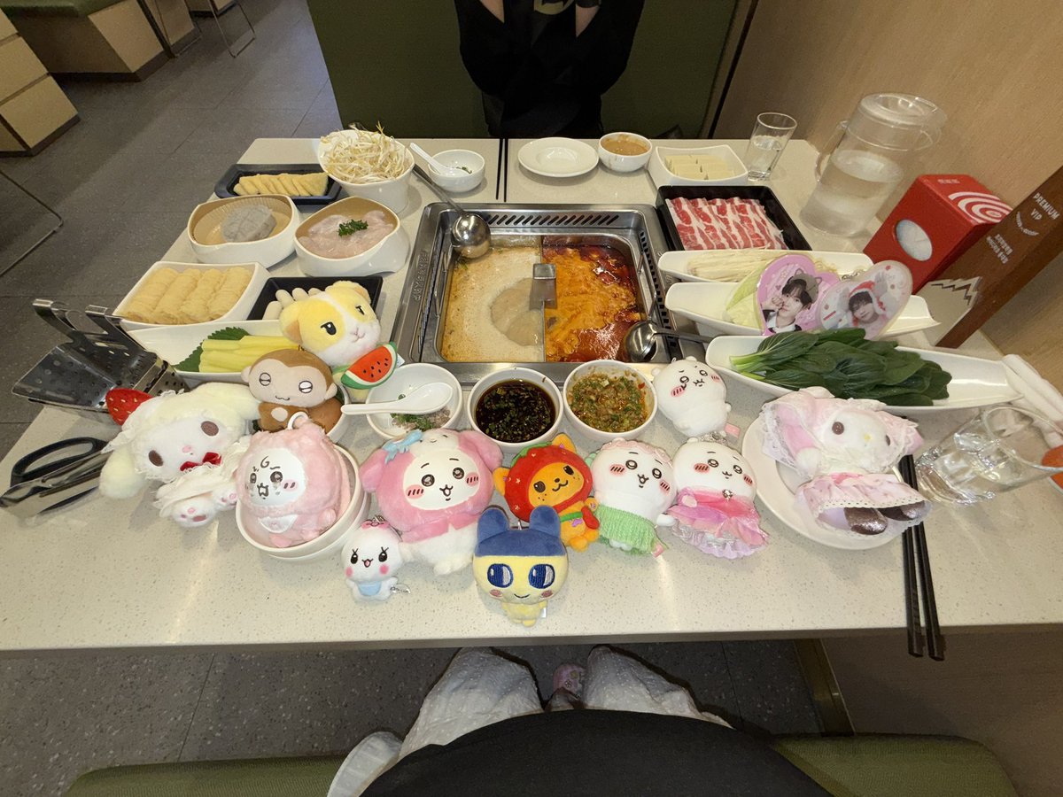 zzuging_'s tweet photo. 기츄니에ㄱㅔ 하이띠라오 먹여주기 완료✊😉✊
(너가다먹은거아냐는말은ㄴㄴ.. https://t.co/XwYjJHiSrU