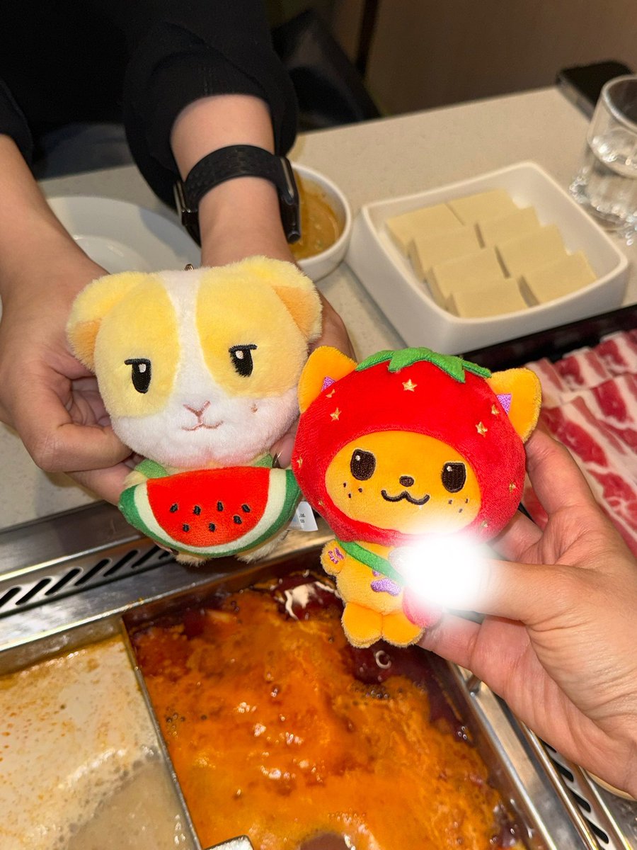 zzuging_'s tweet photo. 기츄니에ㄱㅔ 하이띠라오 먹여주기 완료✊😉✊
(너가다먹은거아냐는말은ㄴㄴ.. https://t.co/XwYjJHiSrU