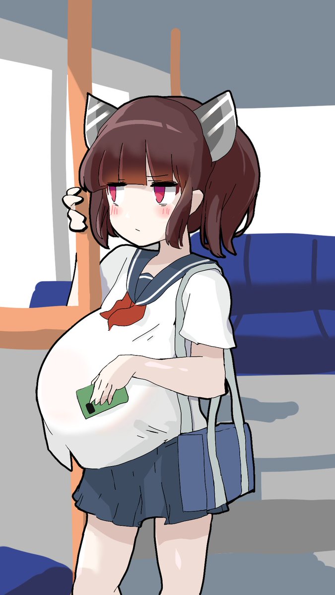 H860_'s tweet photo. らくがき
バス乗車中何かが背中にぶつかり、振り返る。「…すみません」と小声で謝る学生の腹は異様に膨らんでいた。 https://t.co/5ssBqpTBz8