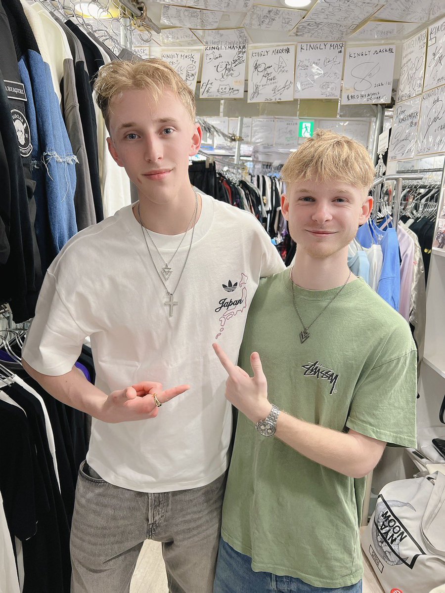 KINGLY_MASK's tweet photo. HUNTING SNAP
ニュージーランドからのお客様
Thank you so much for visiting our store!
We’re really happy you cam
e by.
Please visit us again when you come back to Japan!
#kinglymask
#harajukufashion #animefashion #hellokitty #sukajan https://t.co/1nVdIRwGHr