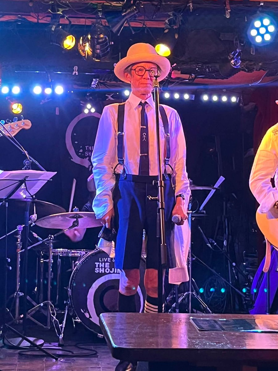 swingswingo's tweet photo. 今夜は高円寺の十話音さんでシャンソンの夕べ
初めて歌う曲ばかりなので
間違えないかと不安もありますが
楽しみの方が大きいです
朝は早かったけど昼寝もして夜に爆発します。 https://t.co/yUnACTV2IV