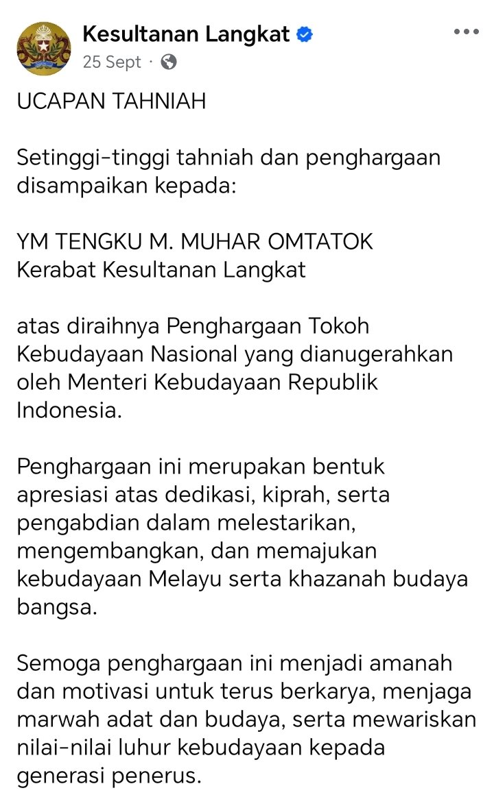 dy0an0na's tweet photo. @MaiRuuWaKhrub @alwaysbegoodone @SaufyJauhary Iya. Tatabahasanya memang menggunakan bahasa rasmi Melayu Malaysia. Kalau kami tulis surat rasmi pun begitulah bahasa nya. Posting akaun nya ada menggunakan bahasa Indonesia. Ada menggunakan bahasa rasmi Malaysia. Boleh di check website dan Facebook nya. https://t.co/G47edMw8Vv