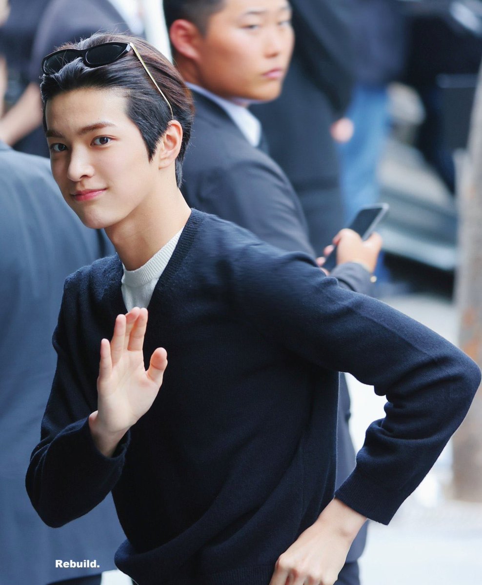 PloysaiOy's tweet photo. Chanel Paris Fashion Week (PFW) 

 📆: 6 ตุลาคม 2026  
 ⏰: [01:00 น. ของไทย] ไลฟ์สตรีมจะเริ่มช่วง 02:00 น. 
 ช่องทางรับชม: https://t.co/Fe25k7BXJ9

#KEONHOxCHANELSS27
#CHANELSpringSummer 
#KEONHO #CORTIS @cortis_bighi https://t.co/2Hyfkg8mz3