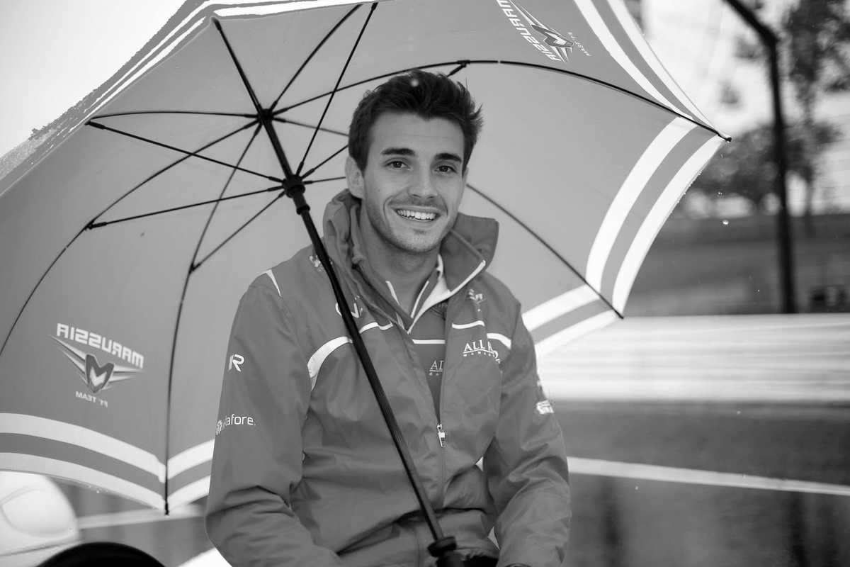 FormulaDirecta's tweet photo. Se cumplen 12 años del aquel fatídico GP de Japón 2014

Siempre, Jules  ❤

#F1 https://t.co/MGdCO32N4k