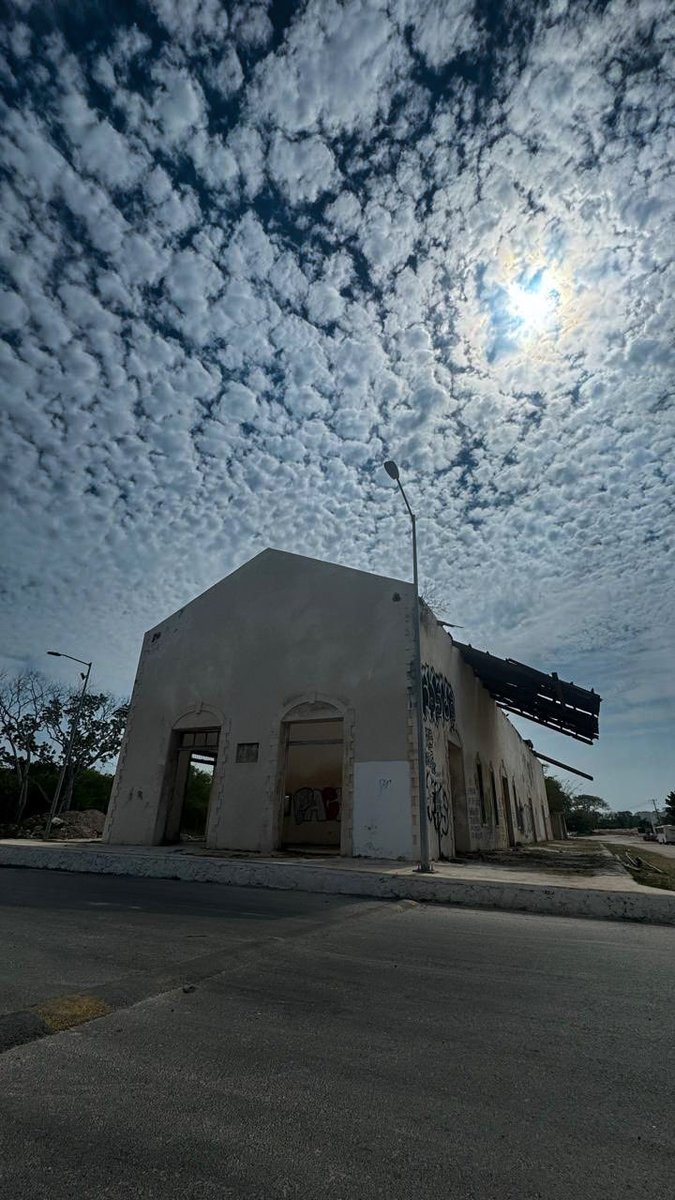 JopsxpPerez's tweet photo. @astrooalert Estación de tren abandonada en Valladolid Yucatán https://t.co/f4BzUPk8TY
