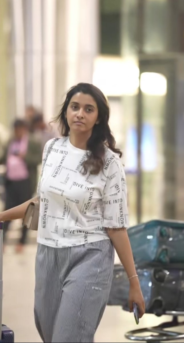 ludocinema's tweet photo. Airport look 😍

Priya Bhavani Shankar or Priyanka Mohan ? https://t.co/mOyIhtFbXE
