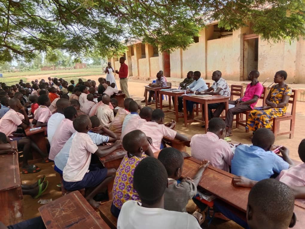 cciug's tweet photo. Community sensitization in action!
 @CCI and Lira District Local Government met with PTA, SMA, and learners at Walela Primary School (Ayami) to champion the school feeding program. Nutritious meals are key to student focus and success. #SchoolFeeding #LiraDistrict #CCI https://t.co/3ytdc1fRS8