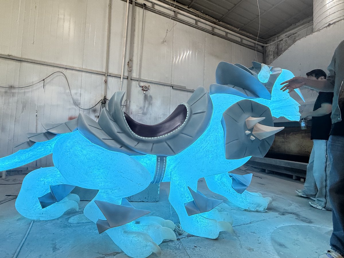 Neolhfs's tweet photo. A little behind-the-scenes look at the statues being made for Forever Party 👀
These are still works in progress, but Azeroth is already taking shape in the real world! (part1)
#ForeverParty https://t.co/tylkpBx2h8