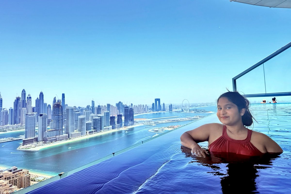 karlla_hanayane's tweet photo. An Immaculate Aura at SKYPOOL, Dubai. Captured by @bhavyab. singh and @simran_kankaria. https://t.co/tE6kjCJa6i