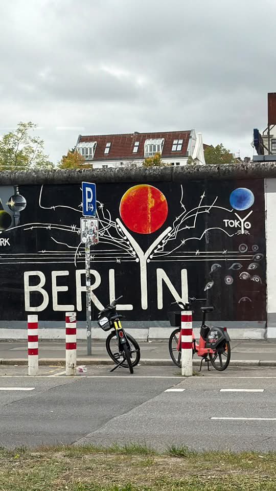 nkechi_first's tweet photo. Take me baton Berlin 😂🚀 #nkechifirst #travelphotography https://t.co/8rJEMKi5Qy