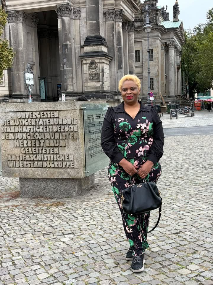 nkechi_first's tweet photo. Take me baton Berlin 😂🚀 #nkechifirst #travelphotography https://t.co/8rJEMKi5Qy