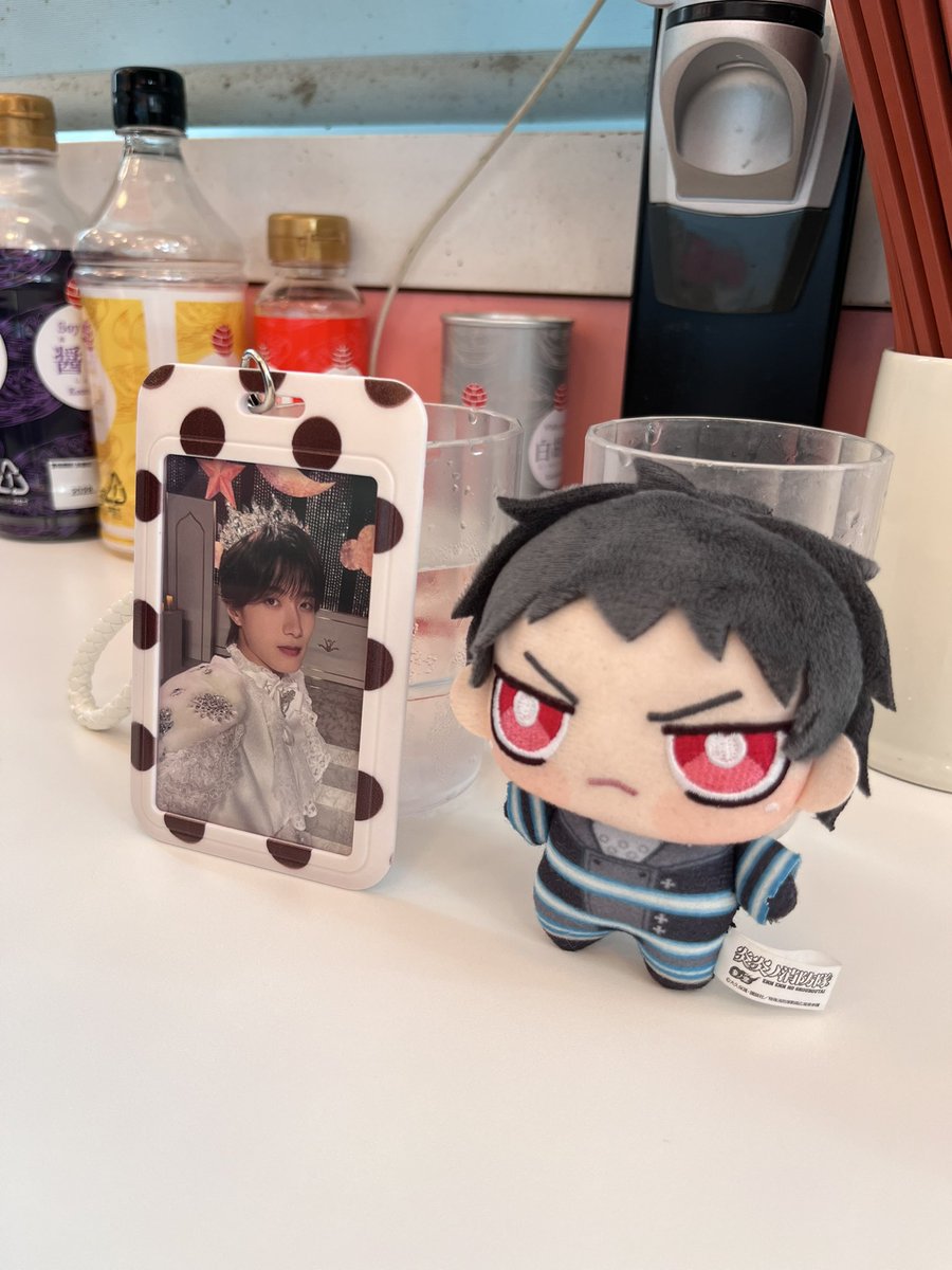 sasaka_maaa's tweet photo. 異文化交流 https://t.co/QH9C0TGM7R