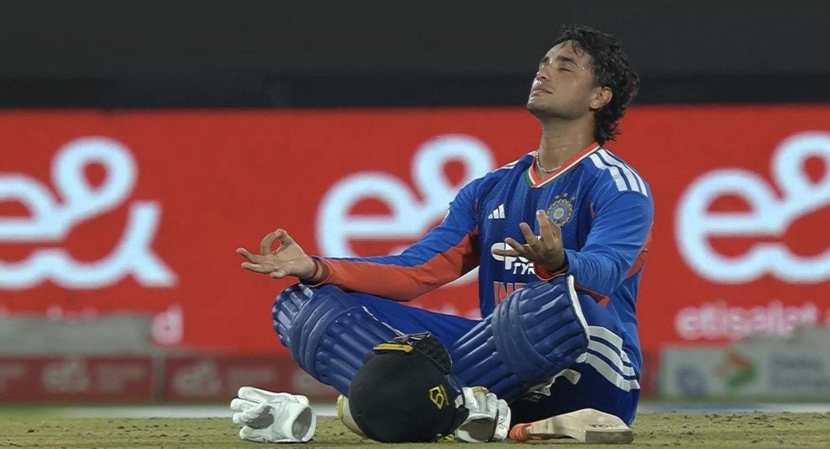 Highonn18's tweet photo. Be like Abhishek Sharma ❤️

Never supported political parties or rapist and fraud babas

Wears a moli (kalava) and Rudraksha, visits temples, and promotes Sanatan even on the cricket field

This is what a true Sanatani looks like. Proud of you Abhishek ❤️🕉️ https://t.co/me0h3QBSaZ