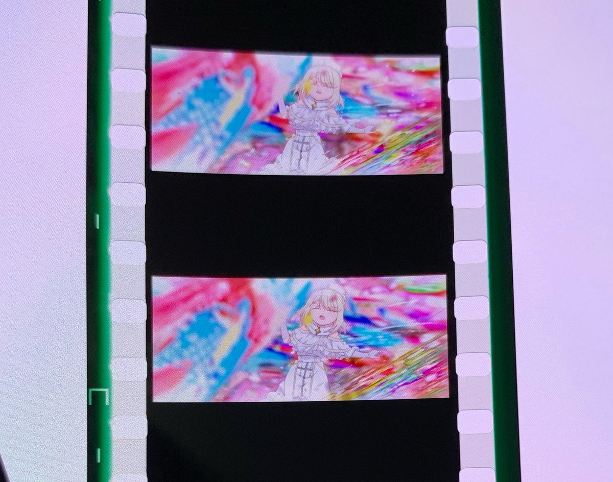 EyeEye04798403's tweet photo. まどマギ 特典フィルム

マルグリートでした。
キャラだったから当たり🎯

ワスより、きゅうべいに憧れてるセルマが
一番ヤバいやつだった。
確かに、そういう奴がいてもおかしくはないよね。
なかなか興味深かいキャラ。 https://t.co/DdSjL850I7