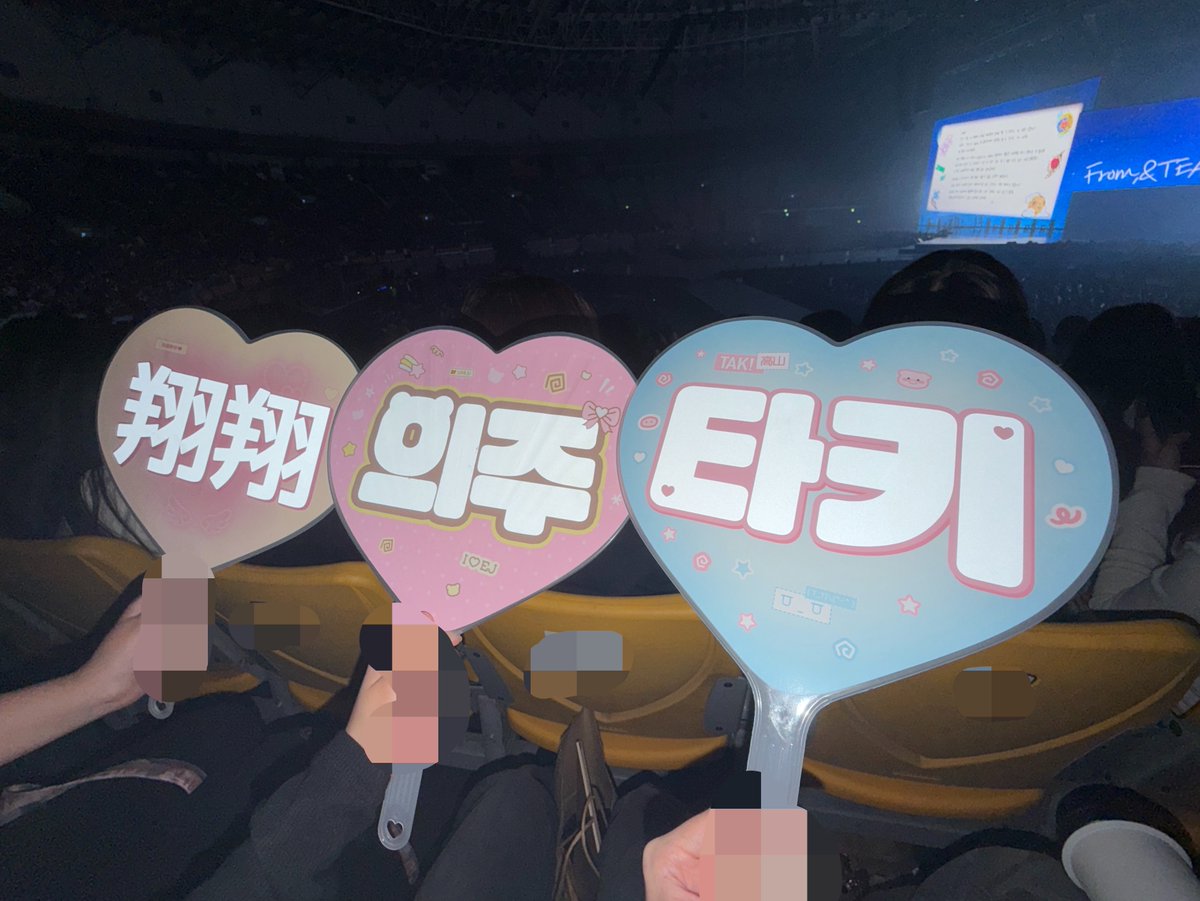 ddonggaezz's tweet photo. 1열에똥
개 https://t.co/vrNA1VG3fm
