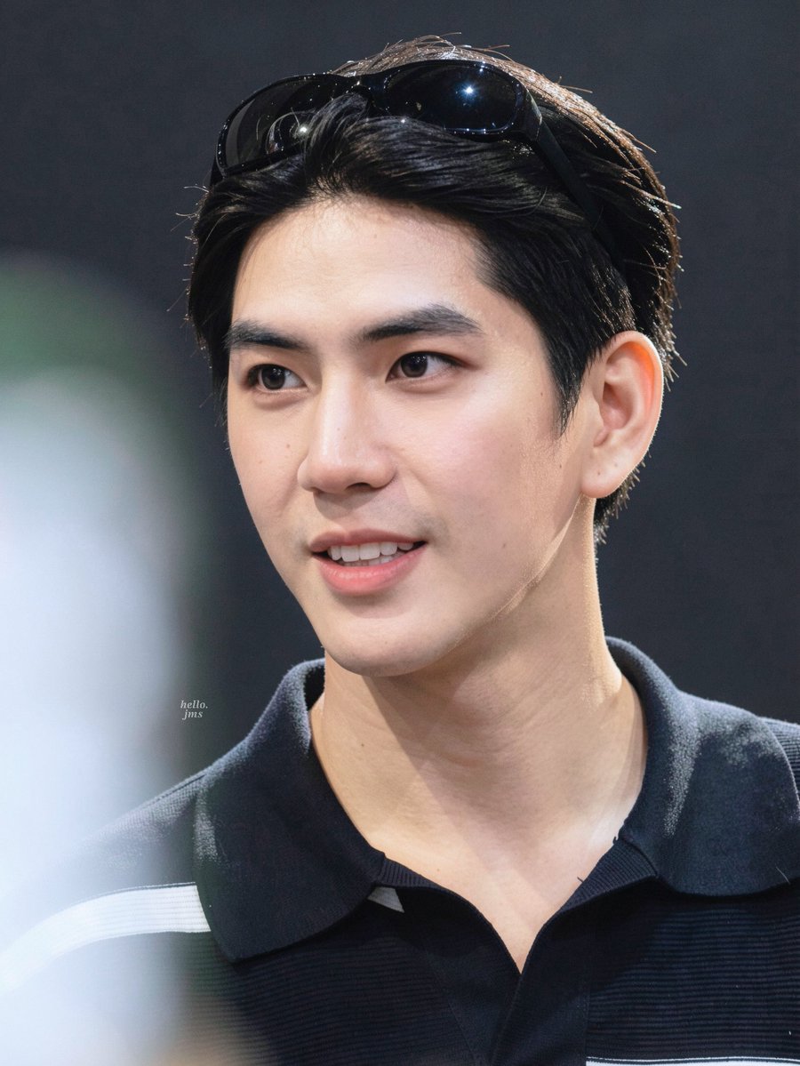 hellojms_'s tweet photo. ไม่เหนื่อยเลยหลังจากเห็นภาพที่ตุวเองถ่ายฮืออเป็นแก้วเป็นแสงโคตรหล่อเลยล่ะแม่พุดเรย ㅠ-ㅠ♡

JS CEAN LOVELYFAM 
#GMMTVFANIVAL2026HappyFamilyxJS ♡
( #sea_tawinan 🌊) https://t.co/5rKdyTQNbq