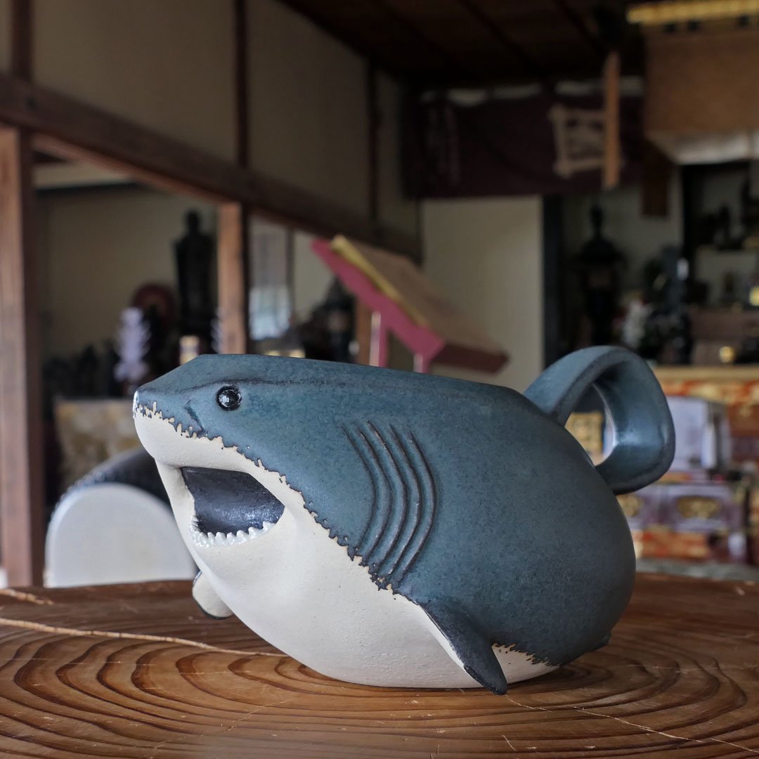 ceramimic2021's tweet photo. ホホジロザメ形マグカップ🦈
#サメ #マグカップ #shark #mug https://t.co/FCMcNKn1rf