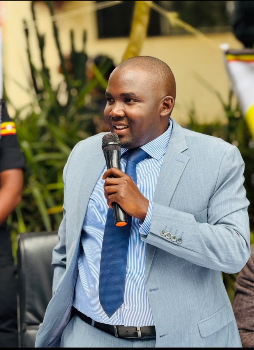ericmuhangi22's tweet photo. In His 100 day's he has done much better than the 3years , Now they attacking him because of his kindness ,@HonTwallafadil we as patriots we strongly believe in your leadership and we thank our Chairman PLU @mkainerugaba for choosing a great leader. https://t.co/B75cwflpgp