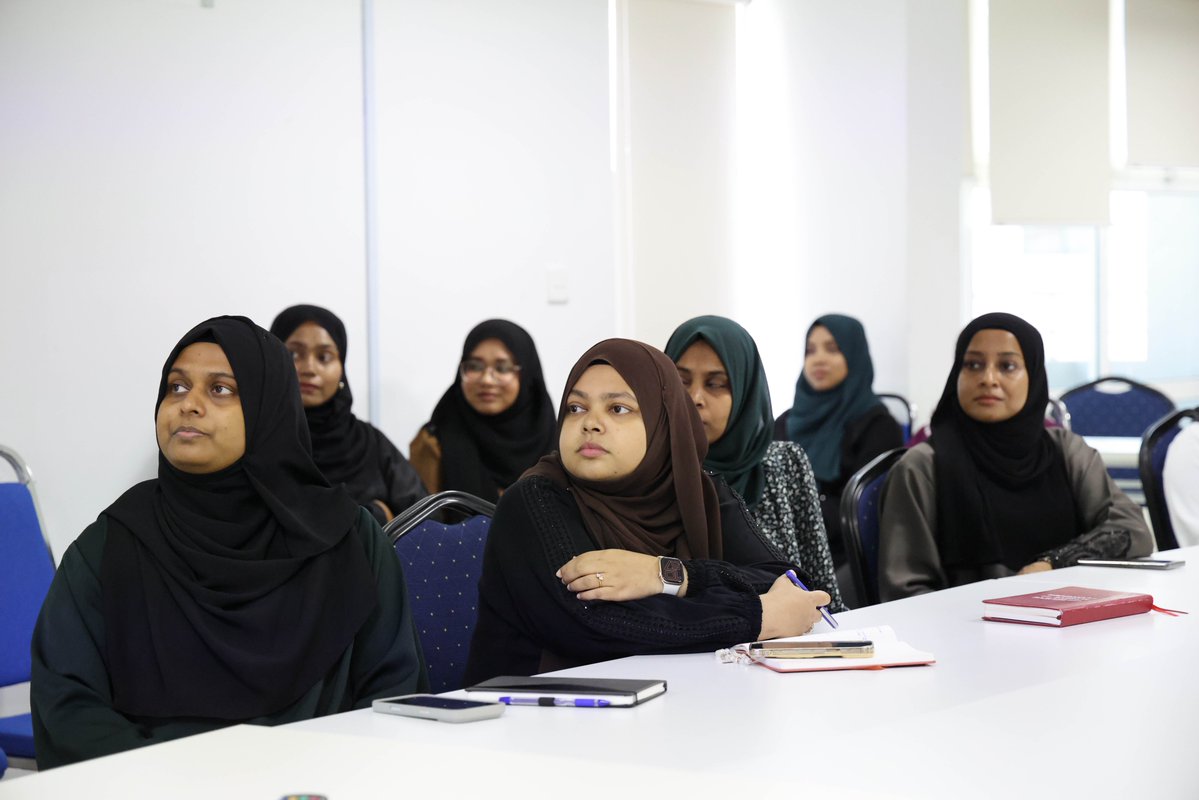 MNACAMALDIVES's tweet photo. A knowledge-sharing session regarding ACC’s participation in the 7th GlobE Network Plenary Meeting was conducted for investigators, facilitated by Lead Anti-Corruption Intelligence Analyst Firushana Ibrahim.  @ACC_Maldives https://t.co/QkclMRZAY2