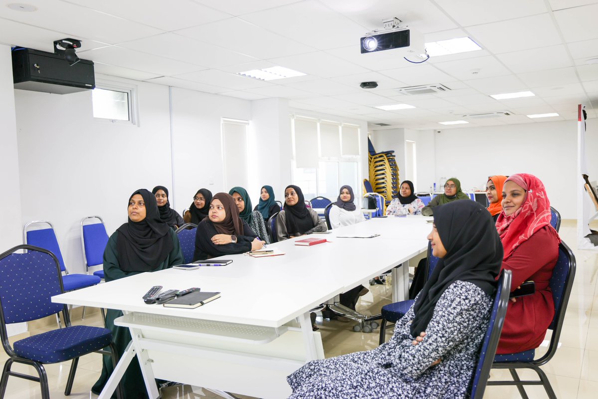 MNACAMALDIVES's tweet photo. A knowledge-sharing session regarding ACC’s participation in the 7th GlobE Network Plenary Meeting was conducted for investigators, facilitated by Lead Anti-Corruption Intelligence Analyst Firushana Ibrahim.  @ACC_Maldives https://t.co/QkclMRZAY2