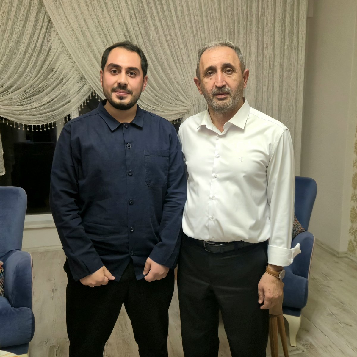 Hurgenc44's tweet photo. Malatya İl Gençlik Kolları olarak, 4. Olağan İl Kongremizde Genel Sekreterimiz ve Milletvekilimiz Sn. @sehzadedemir’i ağırlamaktan büyük onur duyduk.
​Program sonrasında gençlik kolları olarak Sayın Vekilimizle bir araya gelerek bu anı ölümsüzleştirdik.
​#HÜDAPAR #HürGençlik https://t.co/mXXbj84JxN