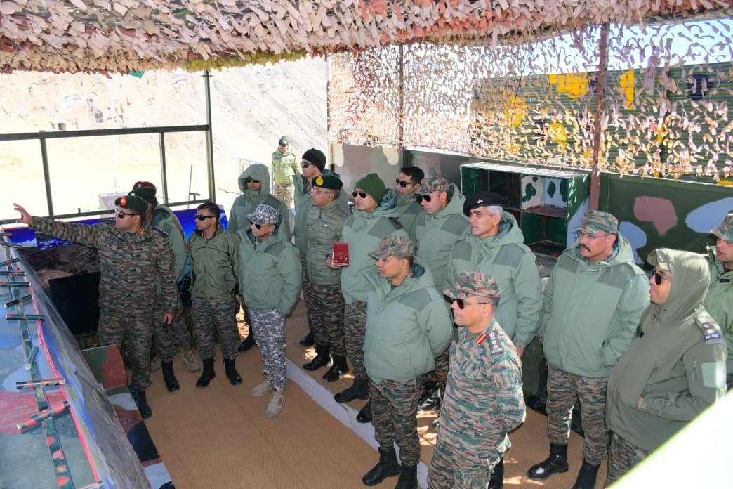 UBArea_IA's tweet photo. 🇮🇳 BEYOND CLASSROOMS. INTO THE FRONTIER. WHERE STRATEGY MEETS REALITY!

Leadership is forged by experience, not just instruction!

A delegation of Student Officers and Directing Staff of the #HigherCommandCourse visited the forward areas of #GarhwalSector, witnessing first-hand the demanding operational environment, formidable terrain and unique security challenges of the frontier.

From strategic lessons to ground realities, the visit sharpened operational understanding, broadened perspectives and reinforced the essence of military leadership.

SEE THE TERRAIN. UNDERSTAND THE CHALLENGE. LEAD WITH CONVICTION!

#IndianArmy #IndianArmedForces #HigherCommandCourse #GarhwalSector #भारतीय_सेना #गढ़वाल_सेक्टर

@adgpi @panchshulpulse @PRODefDehradun @suryacommand @IbexRadioTarana @radioibextarana @voiceofspiti @voiceofkinnaur  @ProDefLko @SpokespersonMoD @DefMinIndia @ia_awc