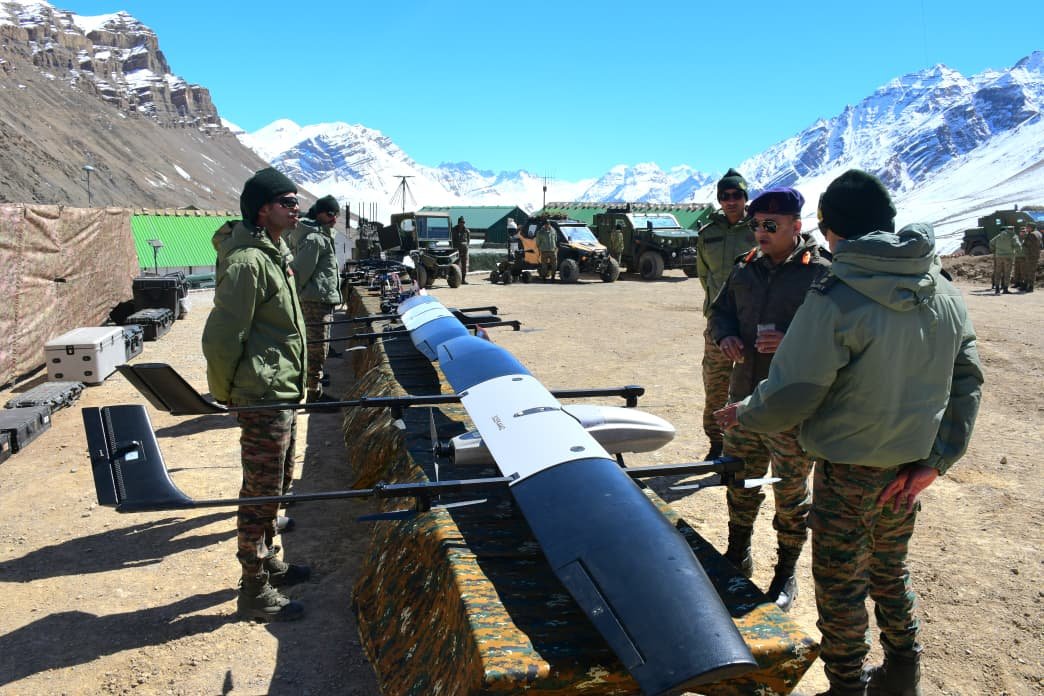 UBArea_IA's tweet photo. 🇮🇳 BEYOND CLASSROOMS. INTO THE FRONTIER. WHERE STRATEGY MEETS REALITY!

Leadership is forged by experience, not just instruction!

A delegation of Student Officers and Directing Staff of the #HigherCommandCourse visited the forward areas of #GarhwalSector, witnessing first-hand the demanding operational environment, formidable terrain and unique security challenges of the frontier.

From strategic lessons to ground realities, the visit sharpened operational understanding, broadened perspectives and reinforced the essence of military leadership.

SEE THE TERRAIN. UNDERSTAND THE CHALLENGE. LEAD WITH CONVICTION!

#IndianArmy #IndianArmedForces #HigherCommandCourse #GarhwalSector #भारतीय_सेना #गढ़वाल_सेक्टर

@adgpi @panchshulpulse @PRODefDehradun @suryacommand @IbexRadioTarana @radioibextarana @voiceofspiti @voiceofkinnaur  @ProDefLko @SpokespersonMoD @DefMinIndia @ia_awc
