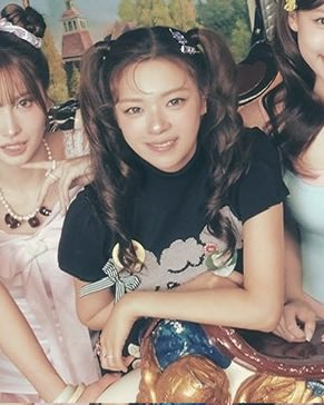 juiceyeon's tweet photo. THE CURLY PIGTAILS 😭😭😭 MY JEONGIE BEAR 😭😭😭 https://t.co/kmoGlyLq10