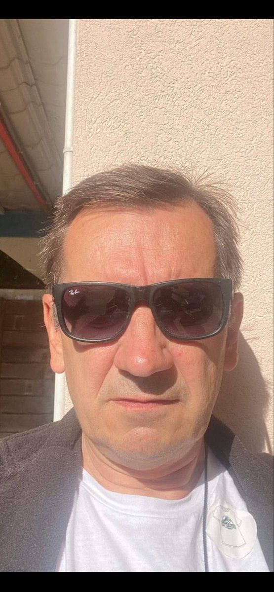 EricExbrayat1's tweet photo. @Alinasxky Bonjour belle Alina je m’appelle Eric et je suis plus âgé que toi et que je suis français et je te trouve très séduisante https://t.co/7VOMm1R5PC