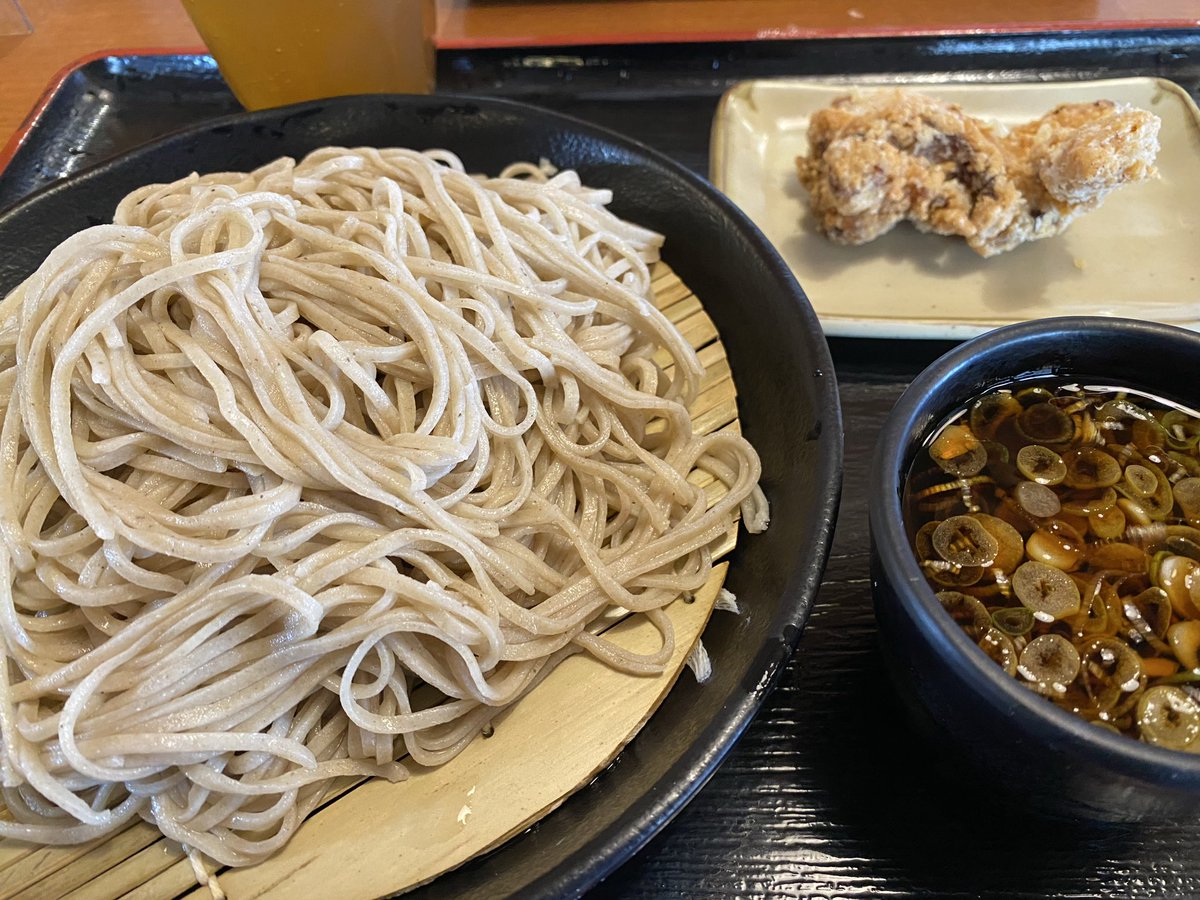 afuro6464's tweet photo. 蕎麦に免疫力高める成分が入ってると知ったので小木曽製粉所に来ました🤩

R-1、納豆、ハチミツと蕎麦で免疫力めちゃくちゃあがってるといいな‼️

風邪引かない身体にするのが目標🙌

ちなみにざる大と山賊の組み合わせが最強です👍
基本なんでもうまいですけど😋 https://t.co/5oqkrDq8iF