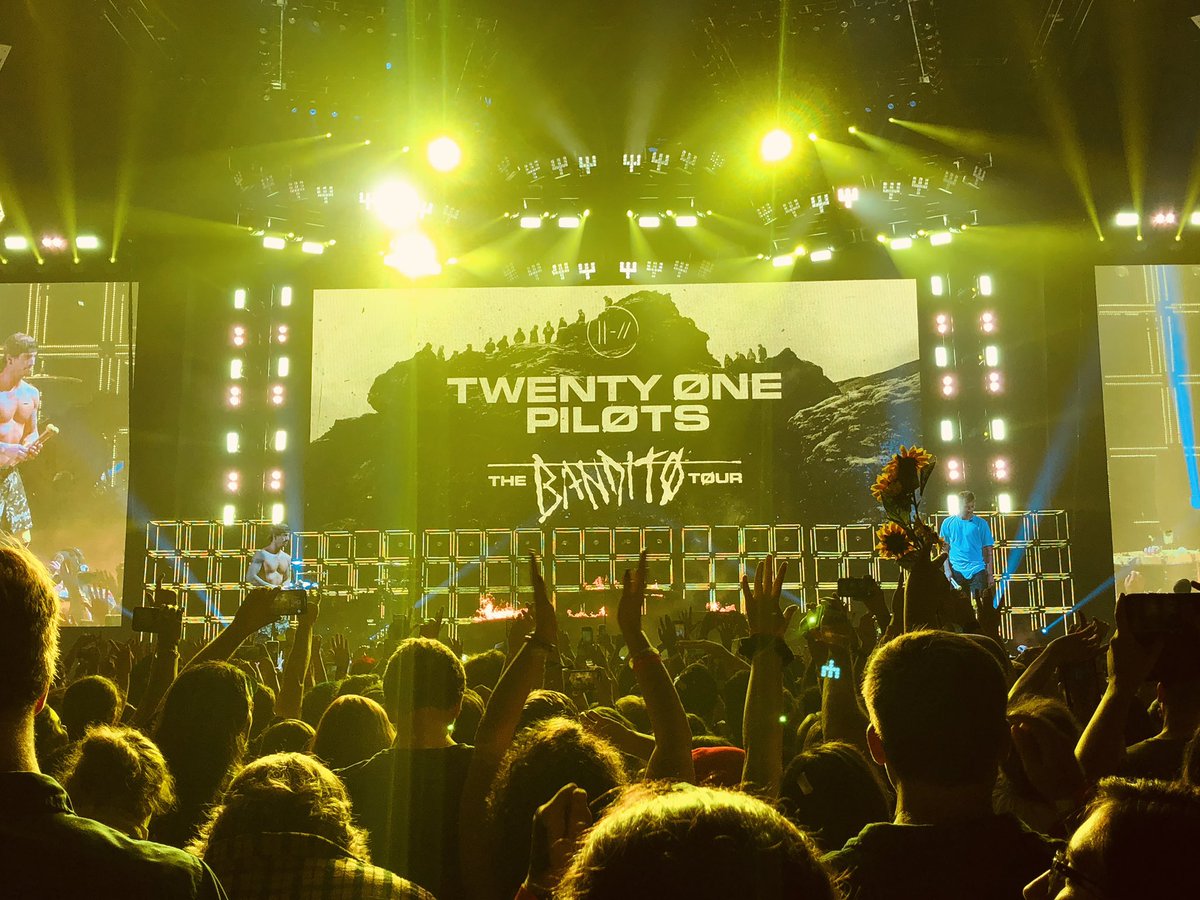 HOTYVHS's tweet photo. hbd trench. 
this album, this era, this story, these shows, and everything about it will always mean the world and more to me. https://t.co/GIjBpQmy1f