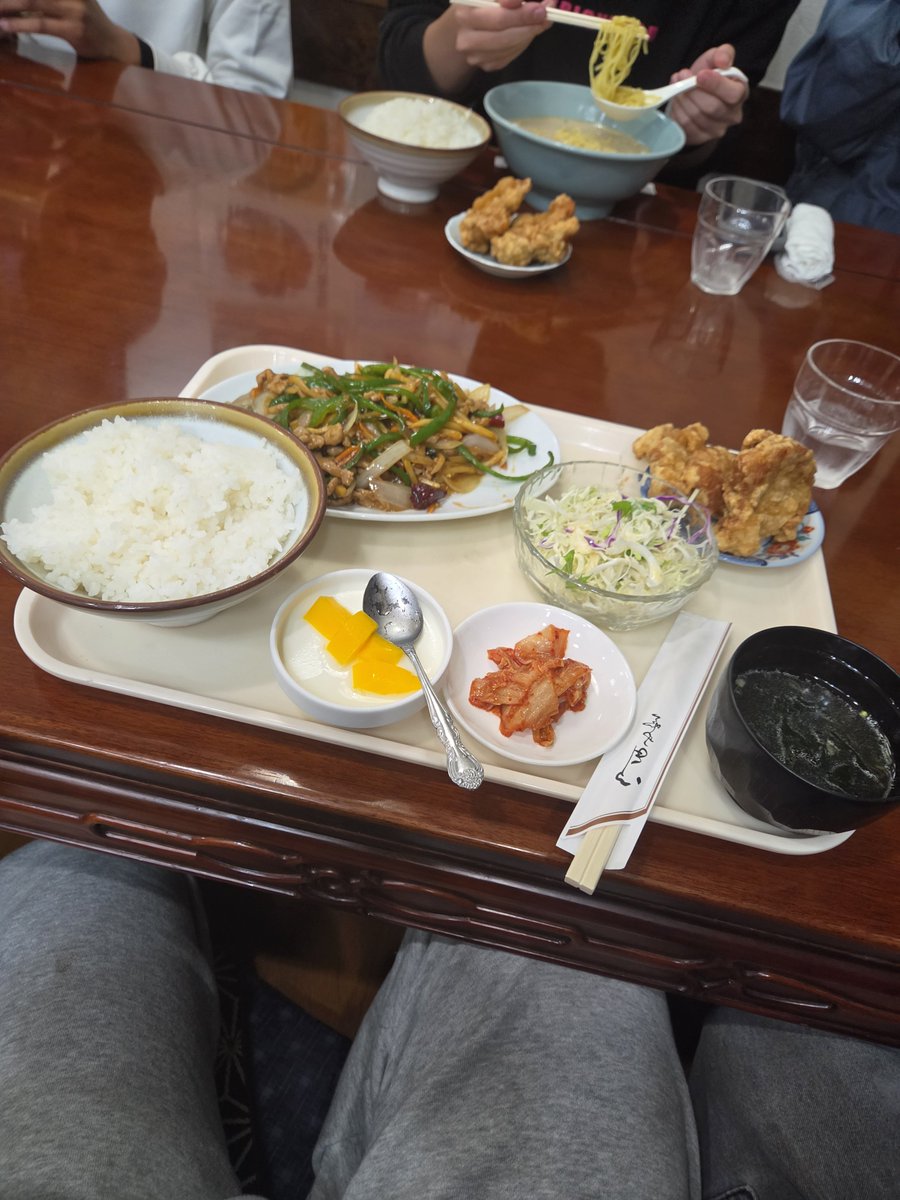 yoasobi_funky's tweet photo. ていうか昨日のみんなといったご飯美味しかった。その後も参加したかったけど体力尽きそうだったから帰っちゃった。 https://t.co/HTGRSipqWC