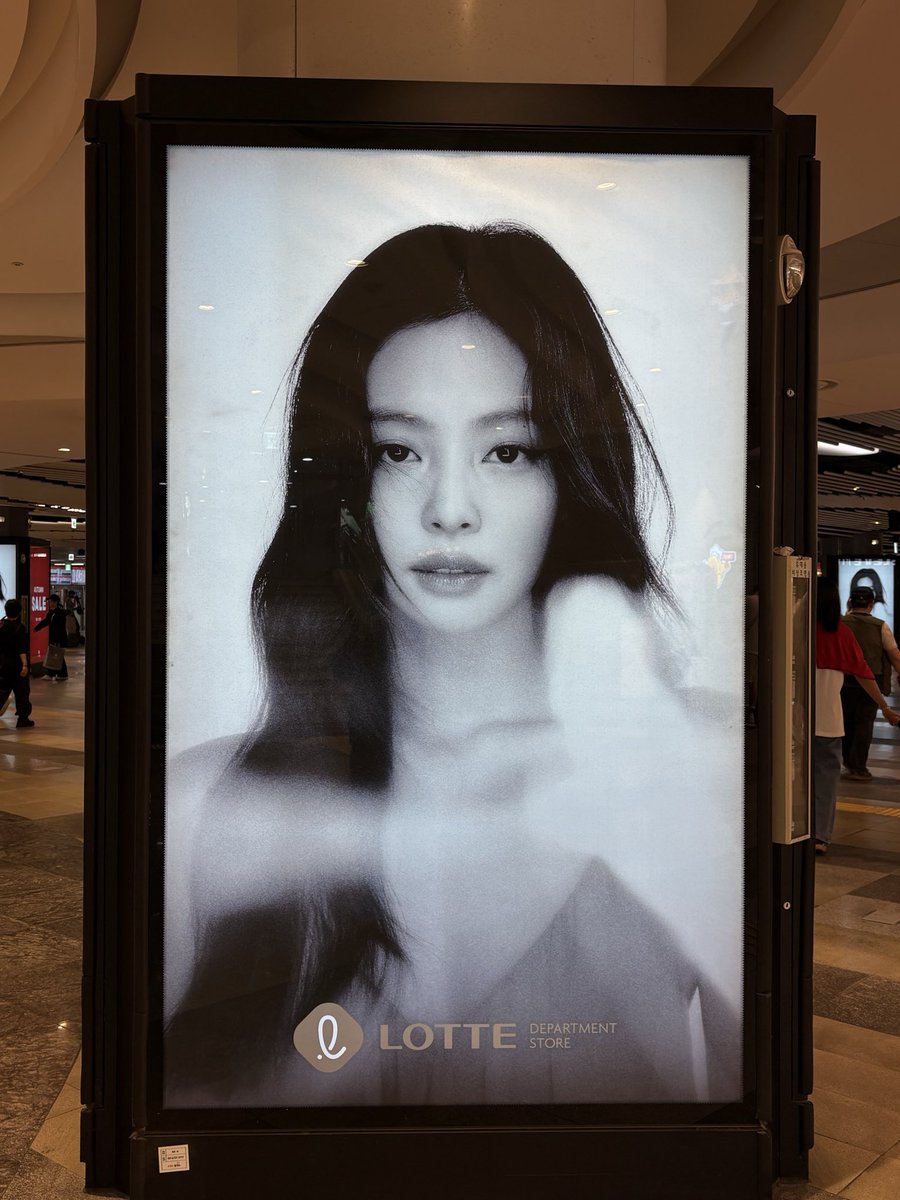bpbpbp_blink's tweet photo. 드디어 세상이 옳게 돌아가는구나 https://t.co/wGsiIk1u55