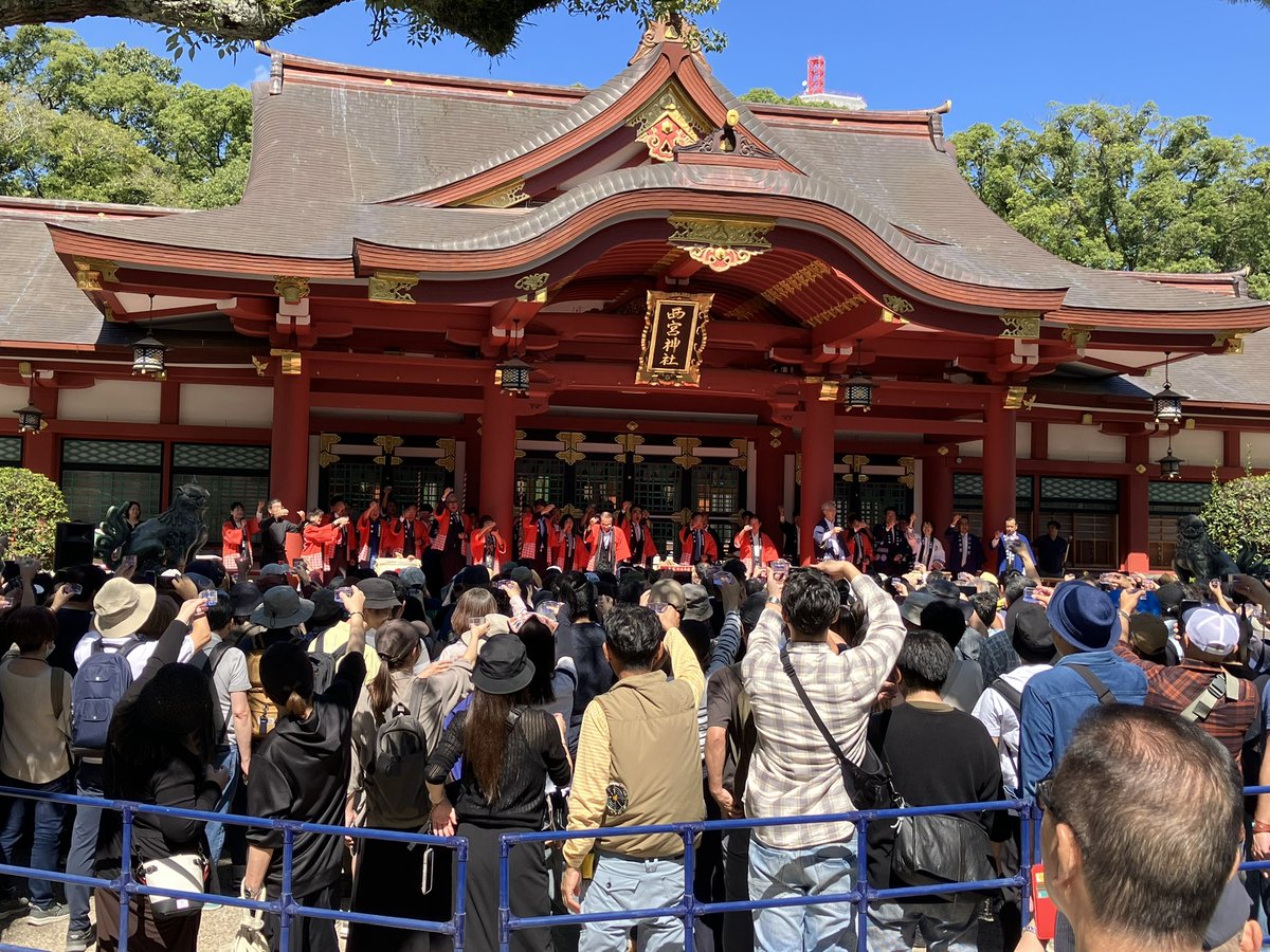 hsnnishiodekake's tweet photo. 『西宮酒ぐらルネサンスと食フェア』が10/3(土)、10/4(日)の２日間開催されました。
今年の2026年は開催30周年🎉
10/3(土)の一斉乾杯でスタート、みなさん美味しいお酒🍶とグルメを楽しんでいましたよ😊

#酒ぐらルネサンス#日本酒イベント#西宮神社#乾杯 https://t.co/YfBwYc2e91
