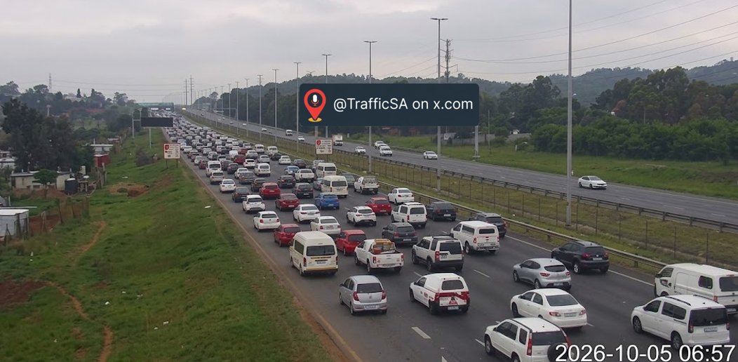 TrafficSA's tweet photo. JHB - N1 North: ====> Diepkloof https://t.co/Ngqmvmm1BS